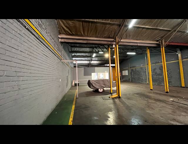 301M² WAREHOUSE FOR SALE IN ISANDO